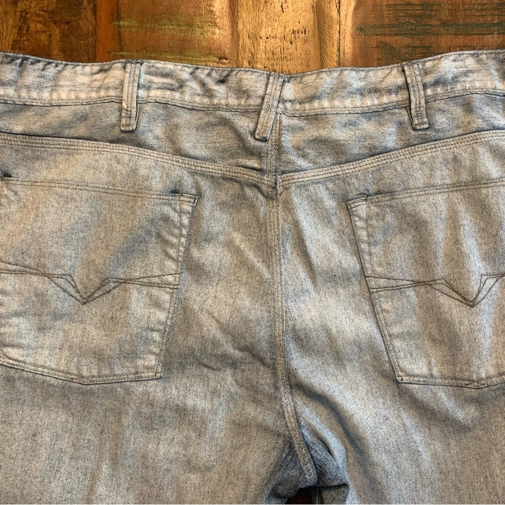42x33 Guess jeans men Pants Painted White Denim Slim Straight Lincoln Hipster - Picture 4 of 11